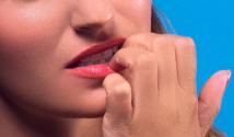 Какие проблемы выдает привычка кусать губы